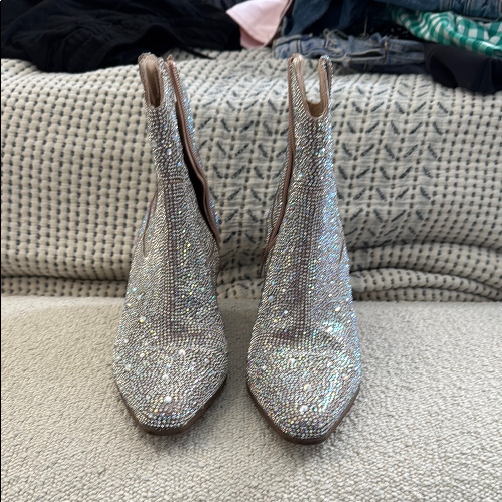 Matisse Shayne Silver Ankle Western Booties